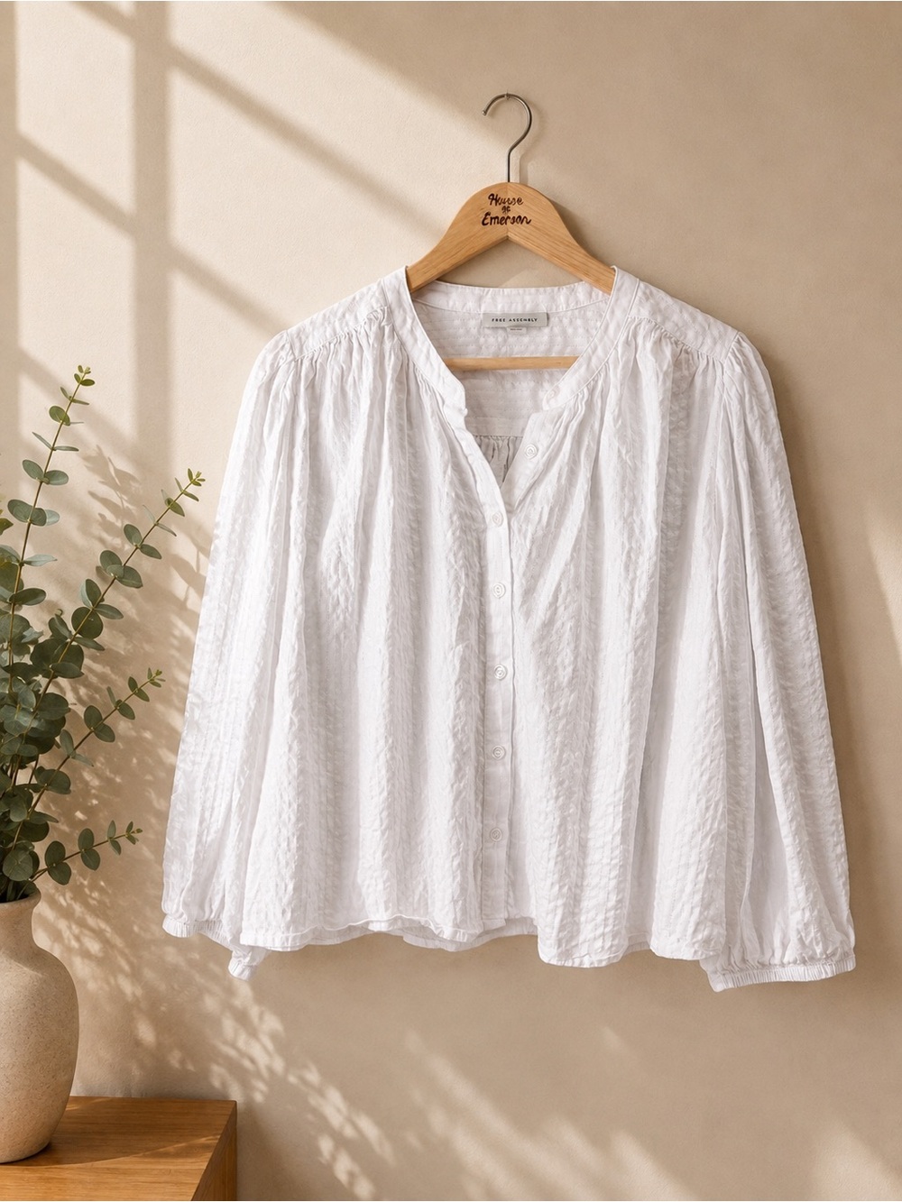 Free Assembly White Button-Front Textured Blouse Size L
